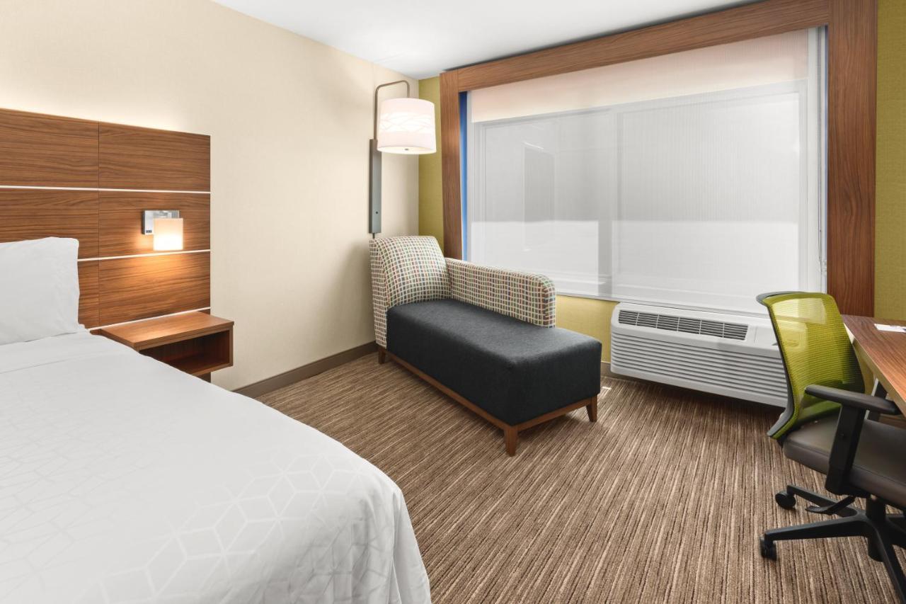 Holiday Inn Express & Suites - Suisun City By Ihg Bagian luar foto