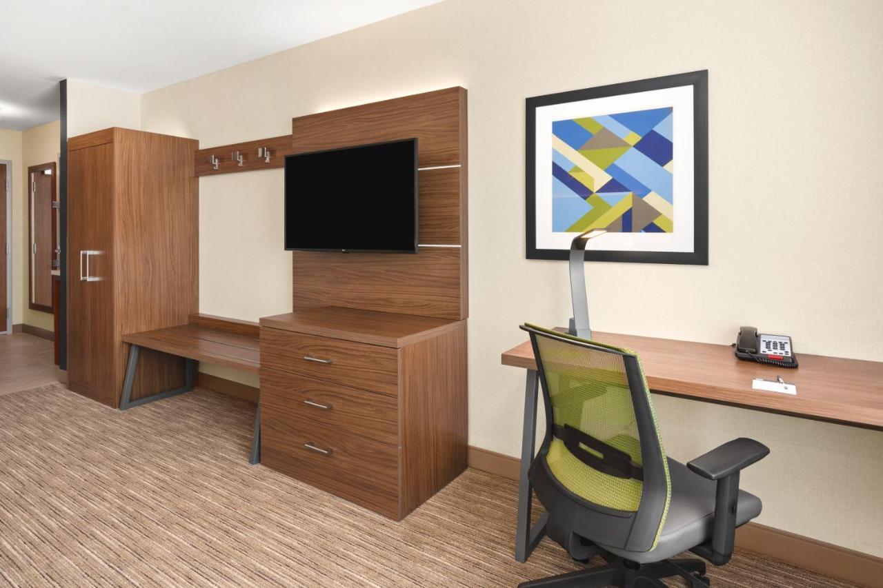 Holiday Inn Express & Suites - Suisun City By Ihg Bagian luar foto