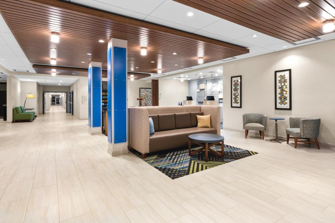 Holiday Inn Express & Suites - Suisun City By Ihg Bagian luar foto