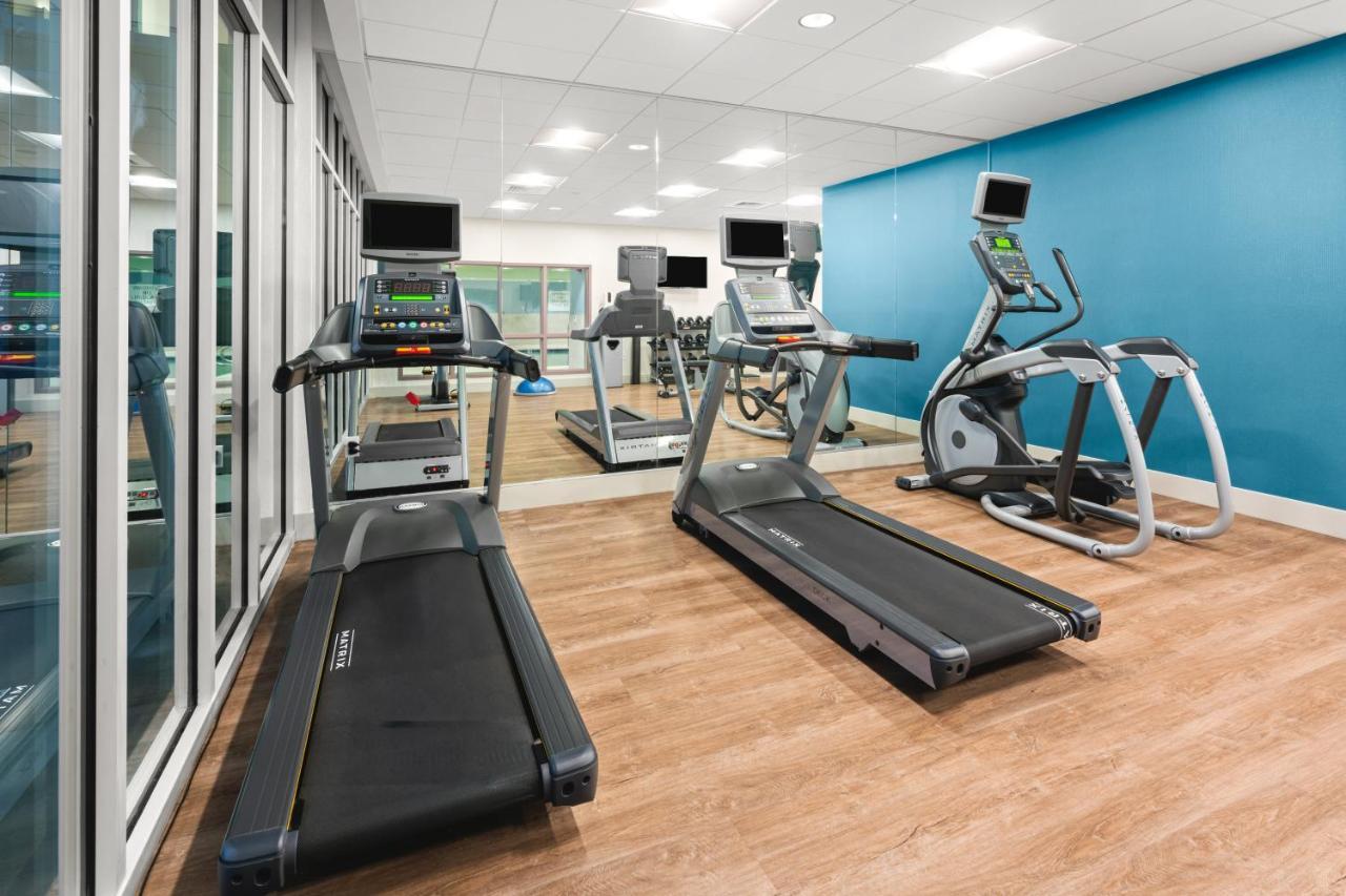 Holiday Inn Express & Suites - Suisun City By Ihg Bagian luar foto