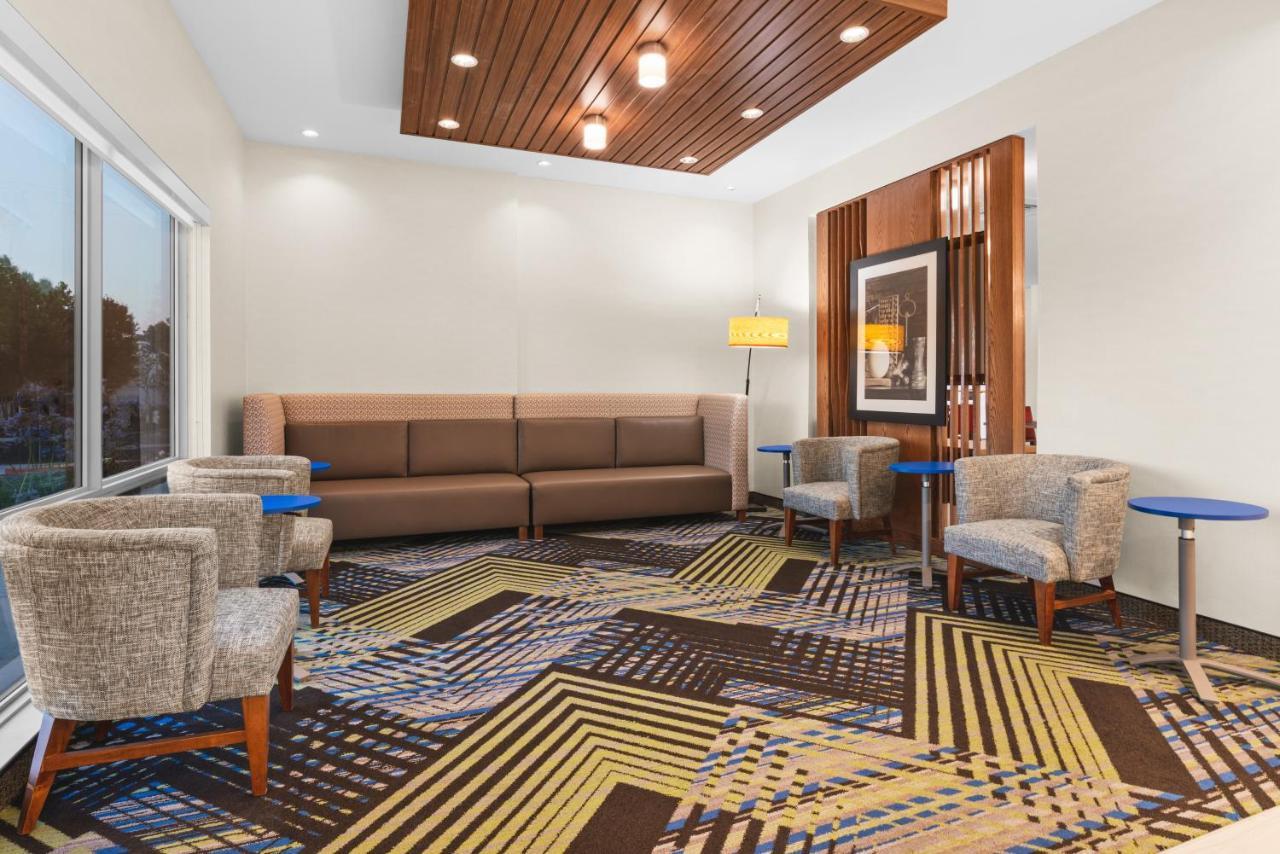 Holiday Inn Express & Suites - Suisun City By Ihg Bagian luar foto