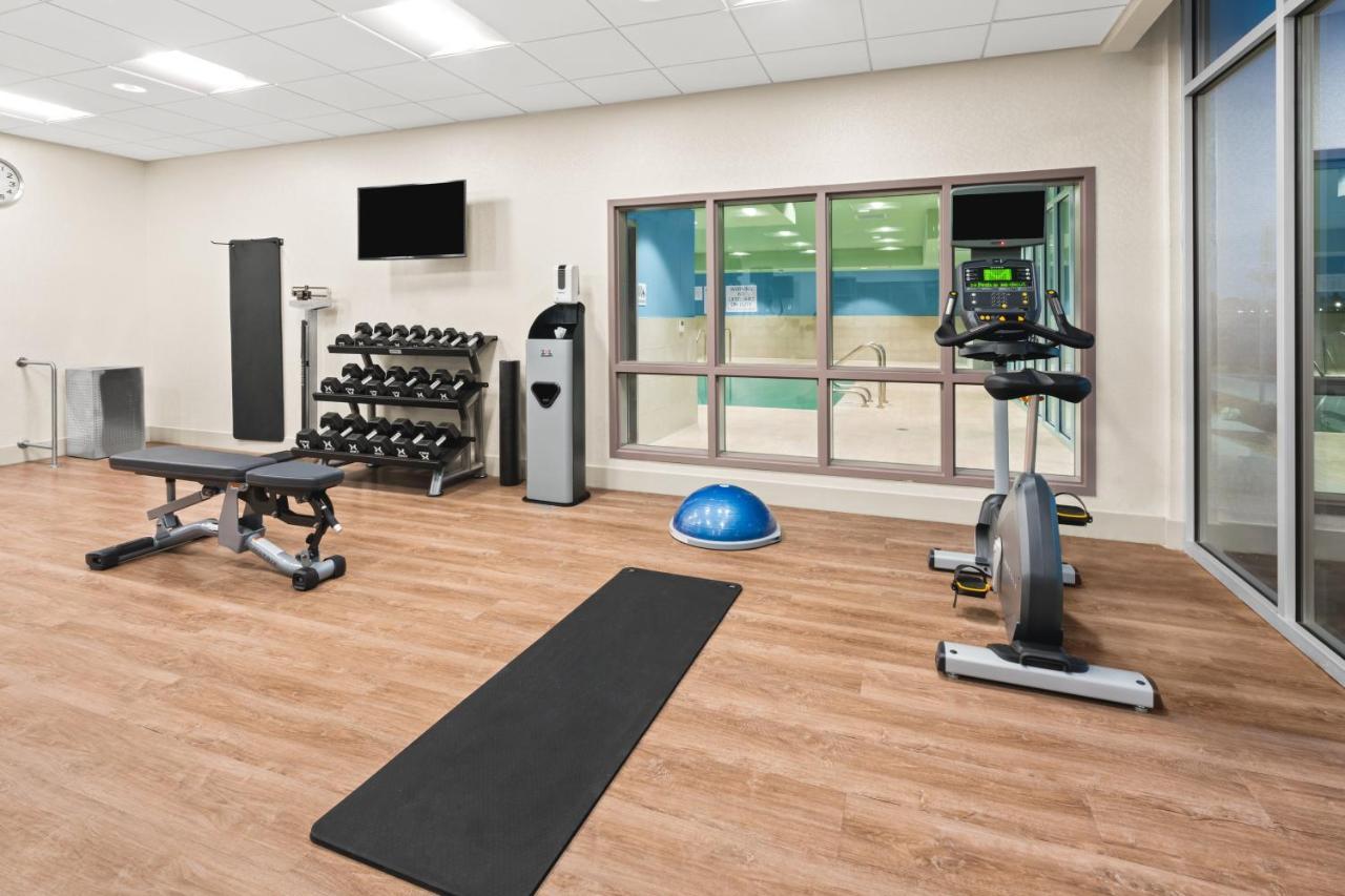 Holiday Inn Express & Suites - Suisun City By Ihg Bagian luar foto