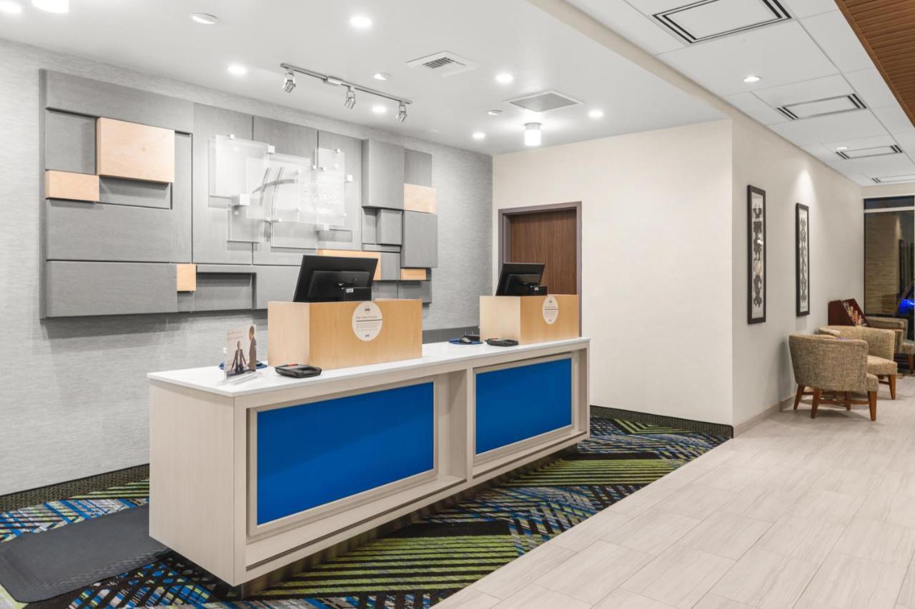 Holiday Inn Express & Suites - Suisun City By Ihg Bagian luar foto