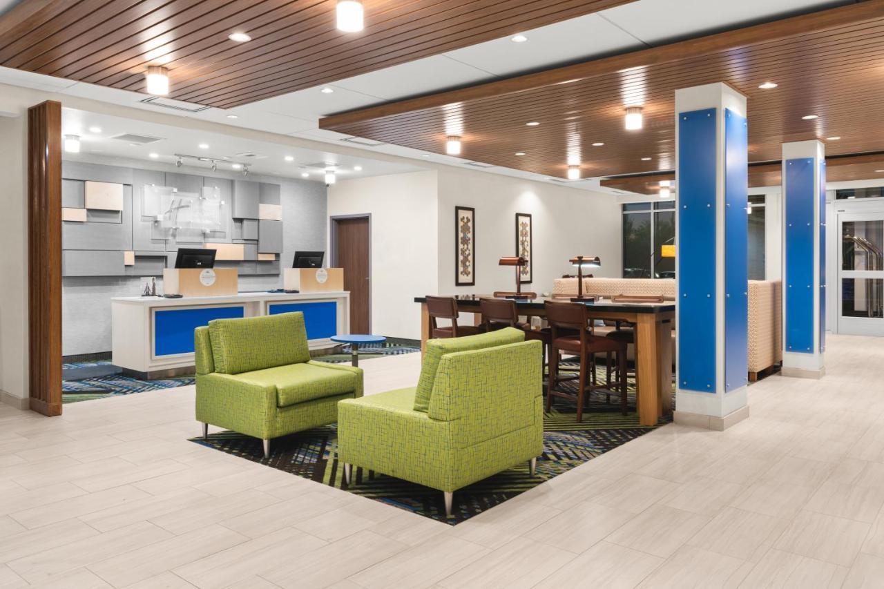 Holiday Inn Express & Suites - Suisun City By Ihg Bagian luar foto