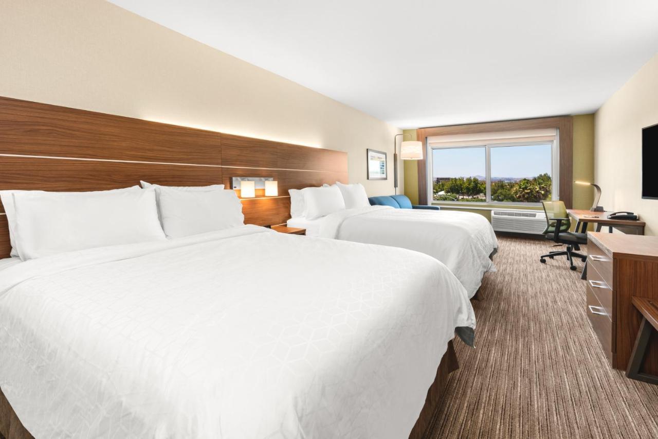 Holiday Inn Express & Suites - Suisun City By Ihg Bagian luar foto