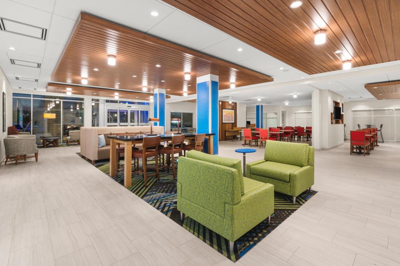 Holiday Inn Express & Suites - Suisun City By Ihg Bagian luar foto