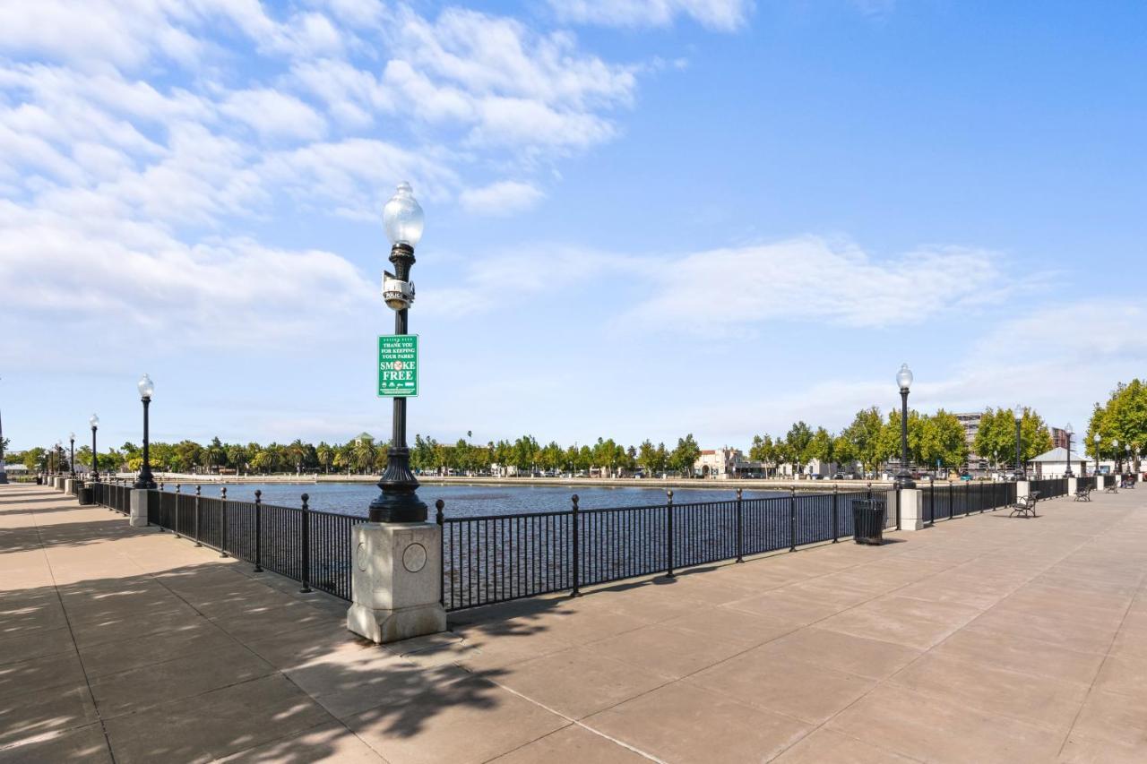 Holiday Inn Express & Suites - Suisun City By Ihg Bagian luar foto