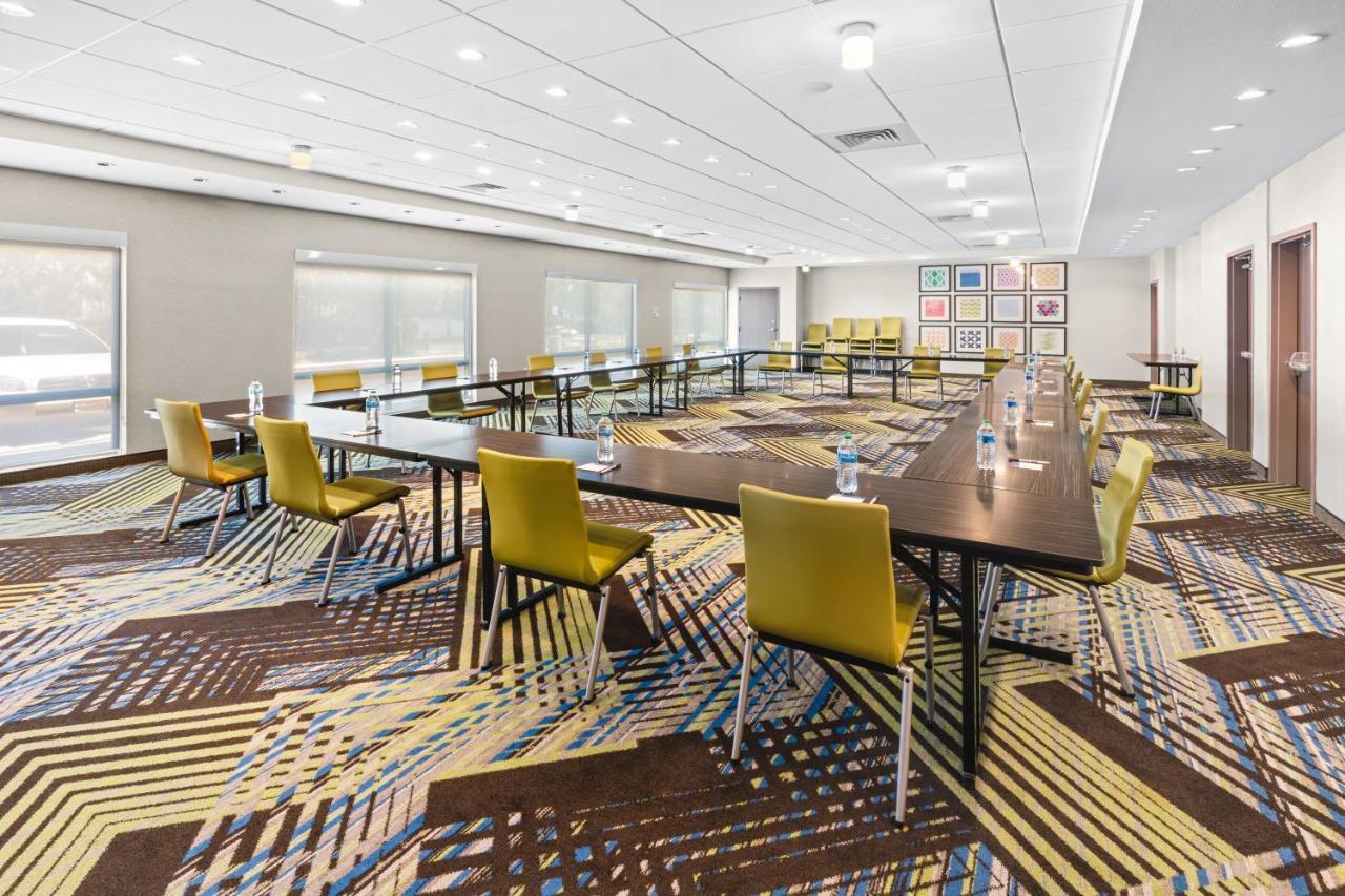 Holiday Inn Express & Suites - Suisun City By Ihg Bagian luar foto