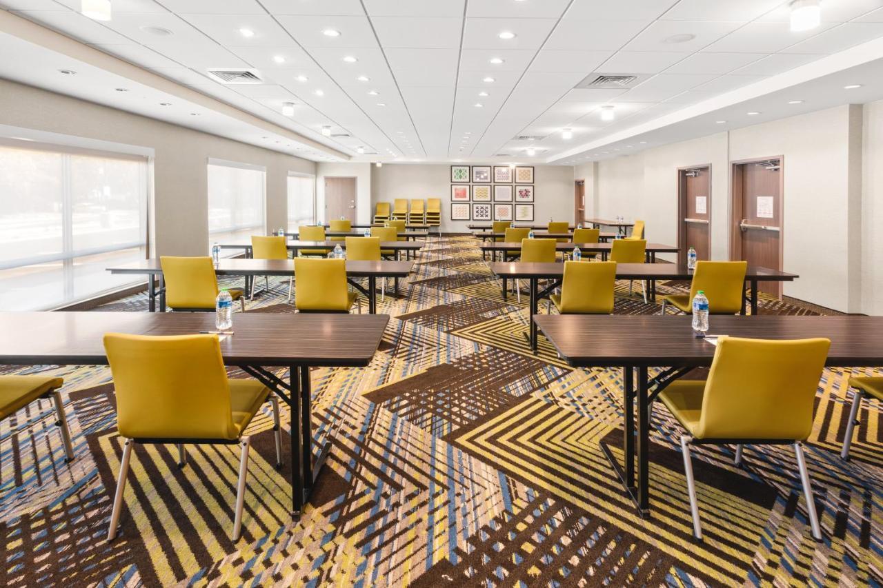 Holiday Inn Express & Suites - Suisun City By Ihg Bagian luar foto