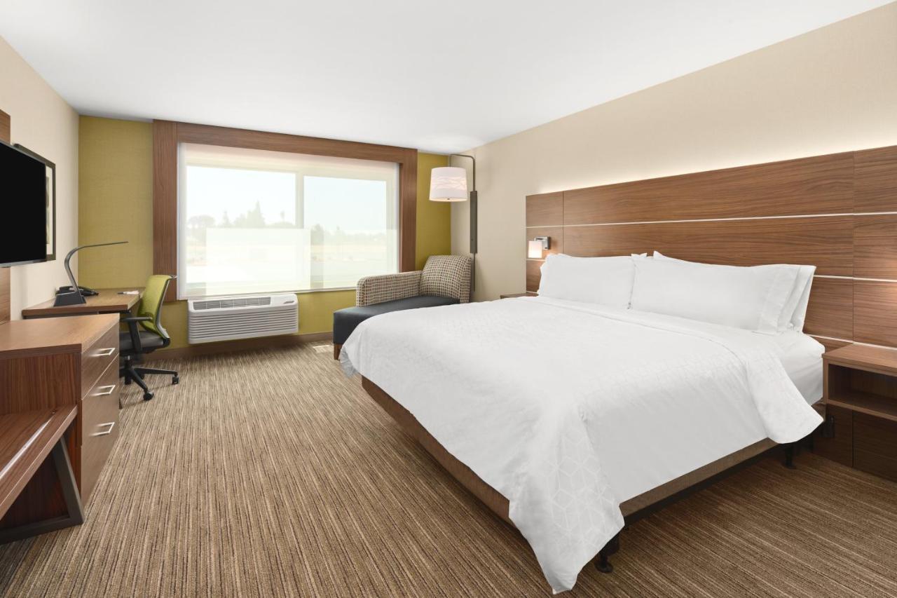 Holiday Inn Express & Suites - Suisun City By Ihg Bagian luar foto