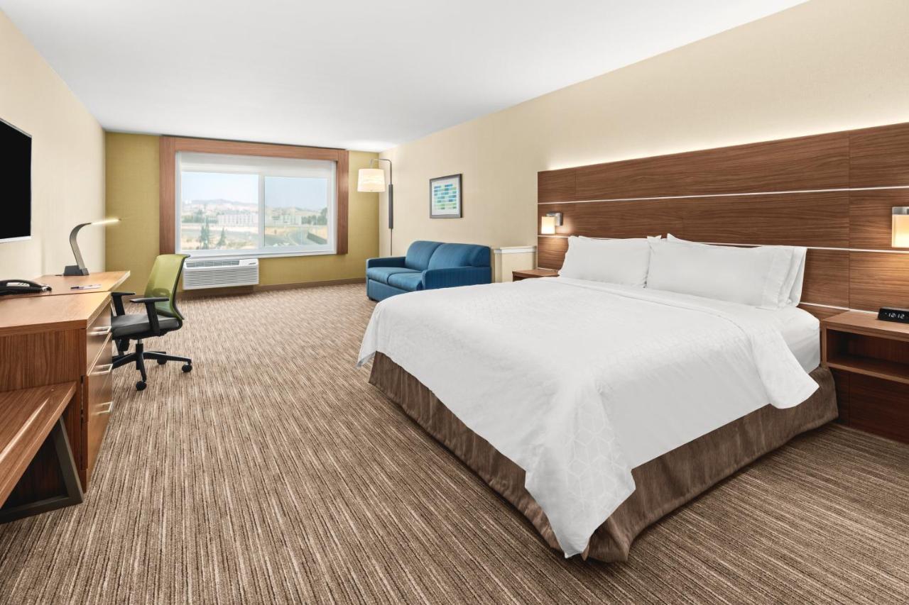 Holiday Inn Express & Suites - Suisun City By Ihg Bagian luar foto