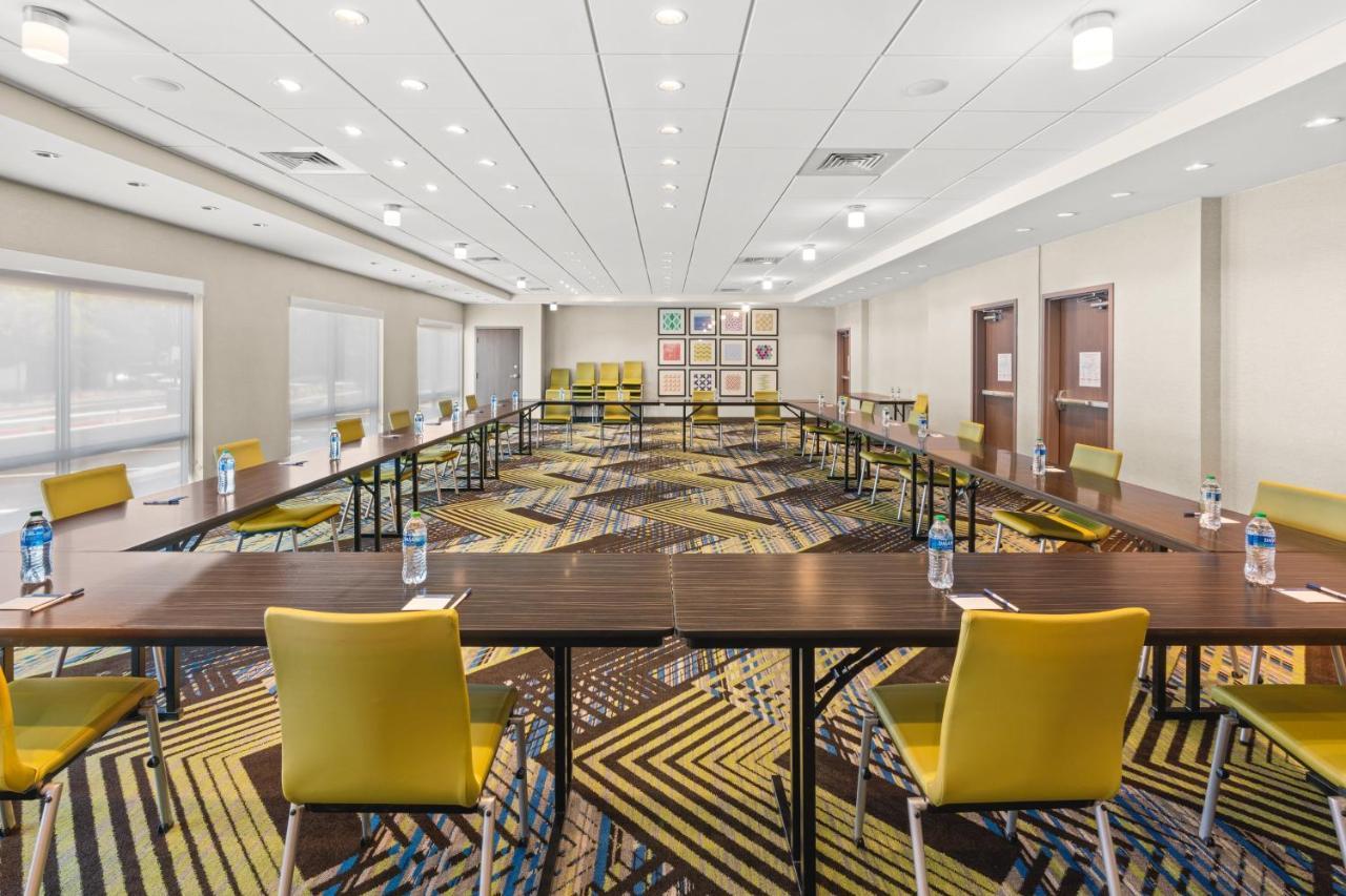 Holiday Inn Express & Suites - Suisun City By Ihg Bagian luar foto