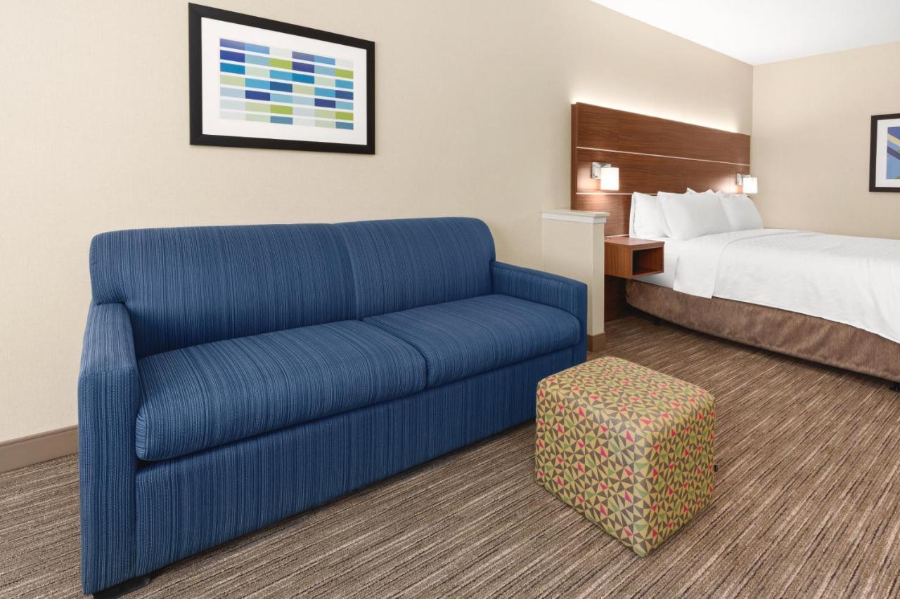 Holiday Inn Express & Suites - Suisun City By Ihg Bagian luar foto